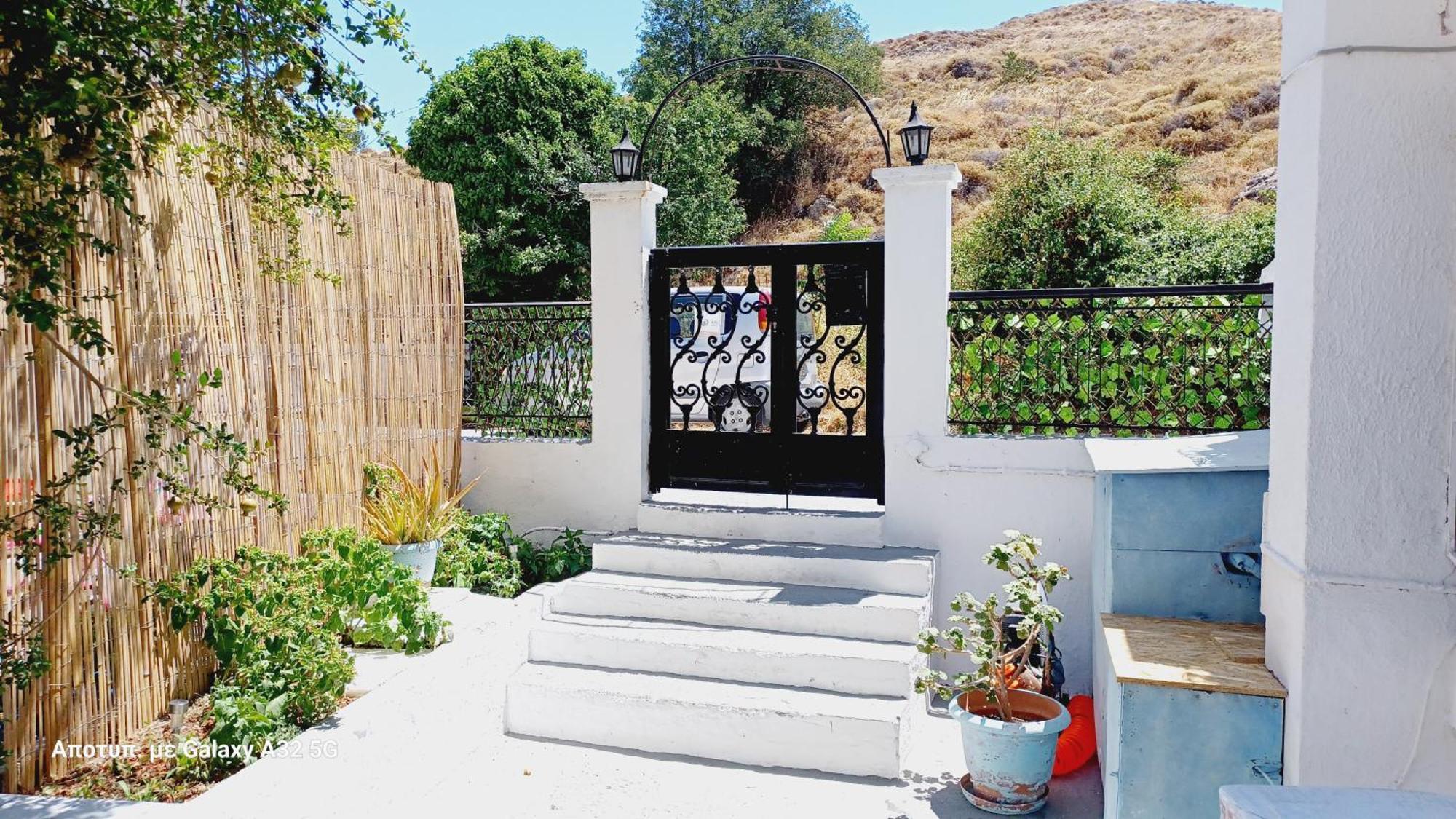 Kostas Studios Apartments - Ενοικιαζόμενα Δωμάτια Με Κουζινάκι Myrina Zewnętrze zdjęcie