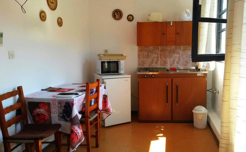 Kostas Studios Apartments - Ενοικιαζόμενα Δωμάτια Με Κουζινάκι Myrina Zewnętrze zdjęcie